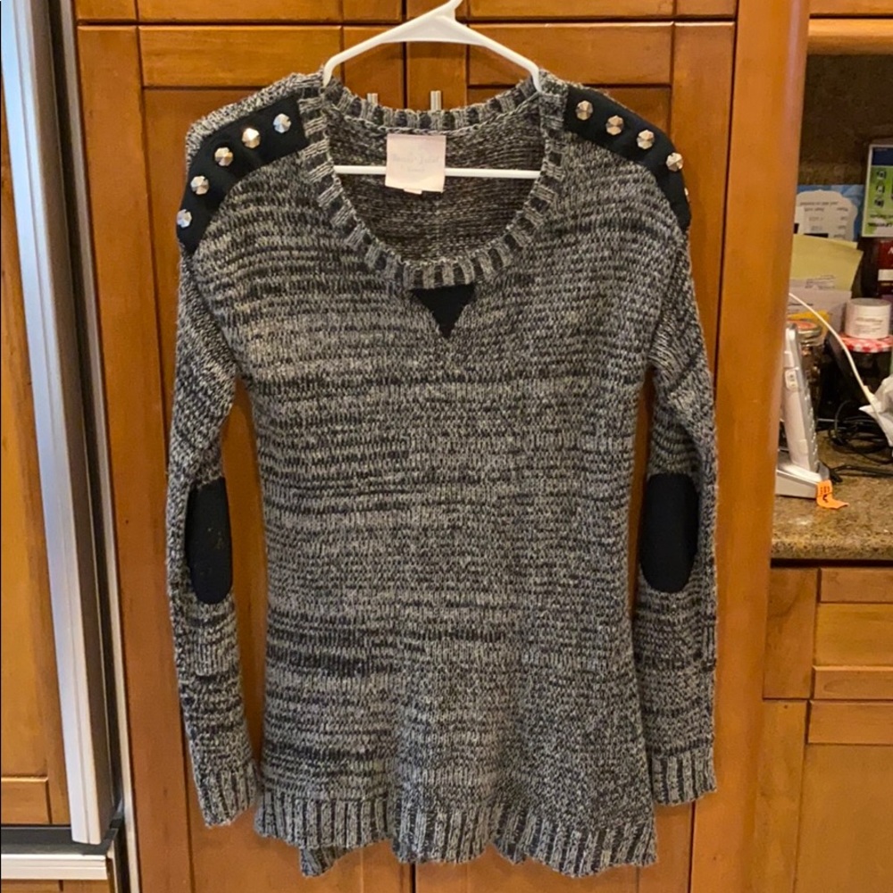 Women’s sweater